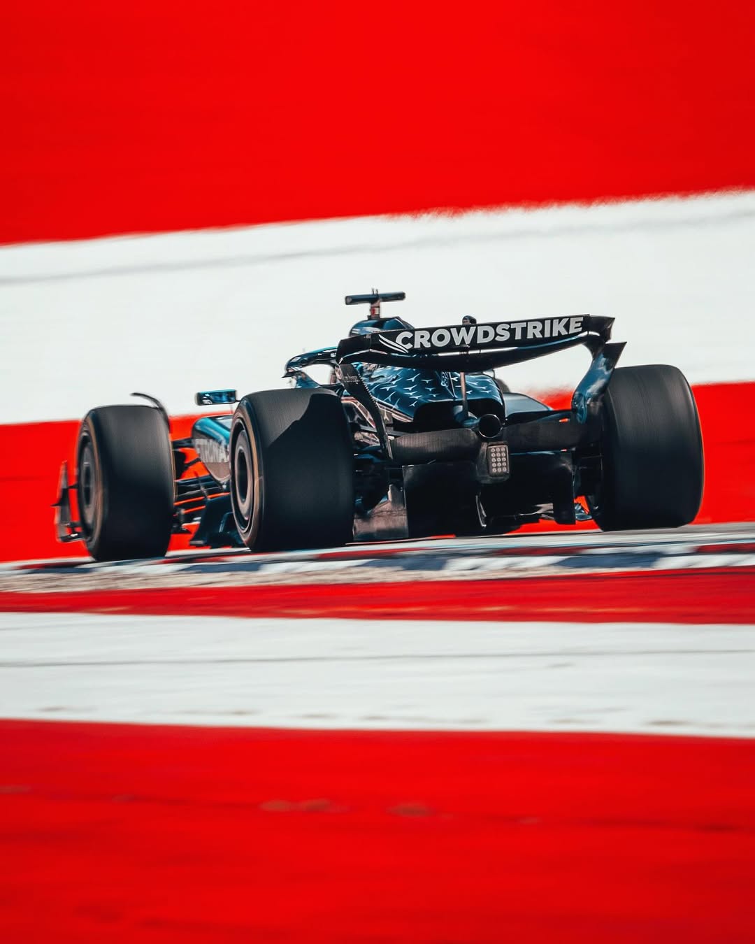 coche f1 en pista
